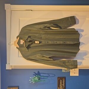NWT. Filson green service shirt